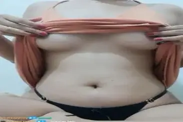 Dokumentasi Meisiee Cantik Live Bersantai Kasur