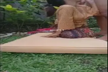 Gadis Batik Cantik Pasrah Goyang Kasur Rumah