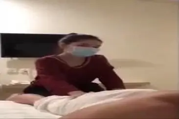 Gadis Pelayan Hotel Cantik Pasrah Goyang Kasur